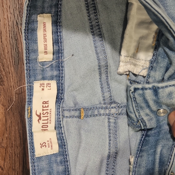 Hollister Distressed Legging Jeans - Picture 4 of 13